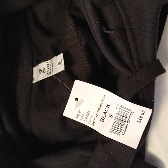 Friends New York Black Hoodie - Picture 8 of 8